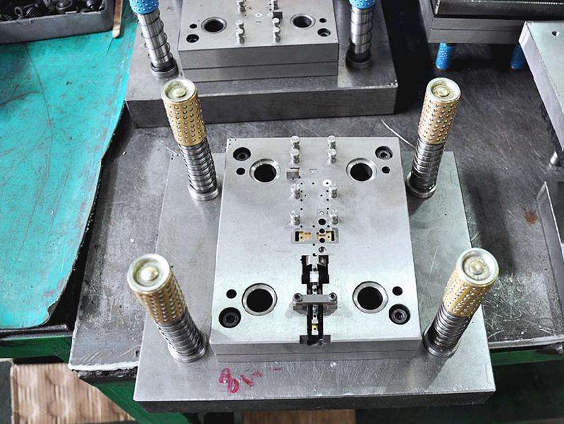 杜尔伯特模具制造-01